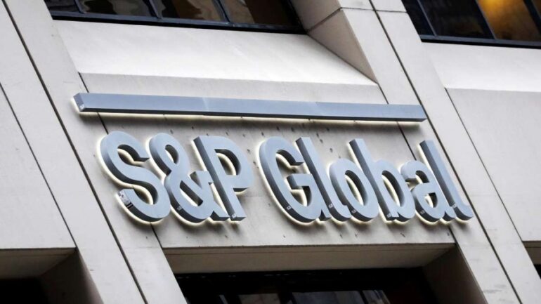 S&P: Βελτίωση αξιολόγησης για τις ελληνικές τράπεζες – Investment grade για ΕΤΕ και Eurobank