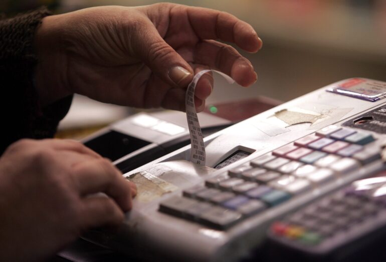 ΑΑΔΕ: Πάνω από 200.000 καταγγελίες για φοροδιαφυγή μέσω «Appodixi»