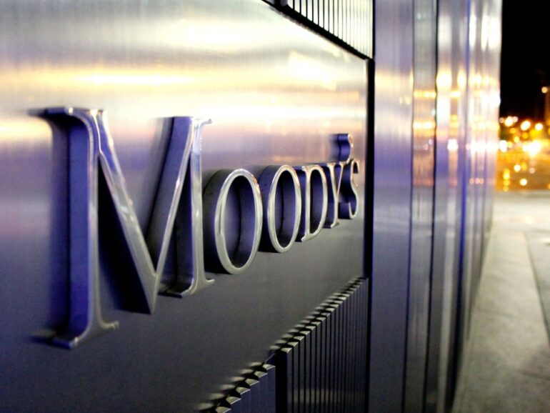 Moody’s: Η πολιτική αστάθεια πλήττει την αξιολόγηση της Γαλλίας