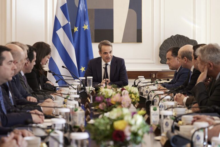 Mπόνους παραγωγικότητας στους δημοσίους υπαλλήλους και συνεχιζόμενες μεταρρυθμίσεις στη συνεδρίαση του υπουργικού συμβουλίου