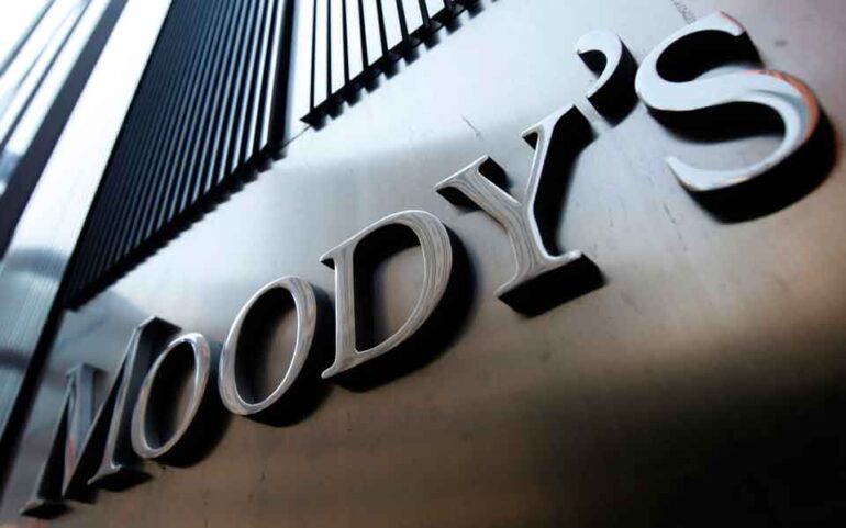 Ο Moody’s υποβαθμίζει την προοπτική του αξιόχρεου των ΗΠΑ σε «αρνητική»