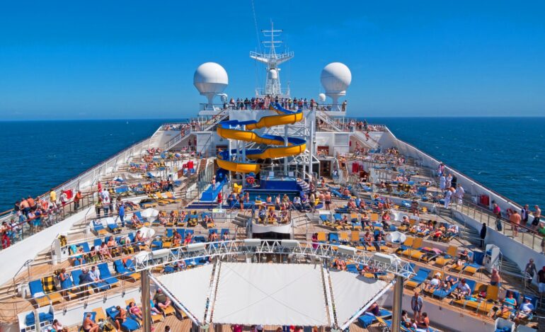 Άνοδος ρεκόρ για την κρουαζιέρα στη Μύκονο – Οικονομική ώθηση 233 εκατ. δολ.