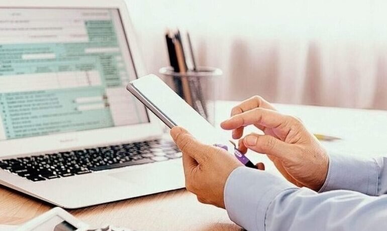 Φορολογικό νομοσχέδιο: Οι αλλαγές στο παρά πέντε για ταξί, περίπτερα, καφενεία και ασφαλιστικούς συμβούλους