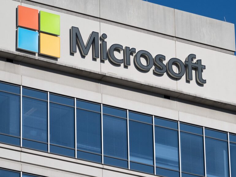 Microsoft: Επένδυση 15,2 δισ. δολαρίων στα ΗΑΕ για Τεχνητή Νοημοσύνη