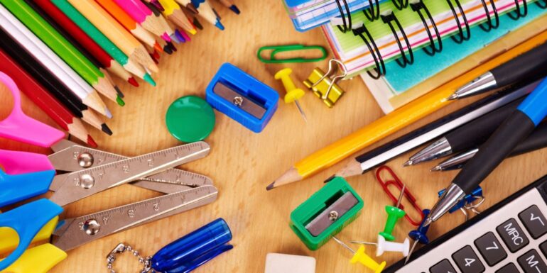 Καλάθι του μαθητή: Παραπλανητικές προσφορές και ελλείψεις, καταγγέλλει η ΕΕΚΕ