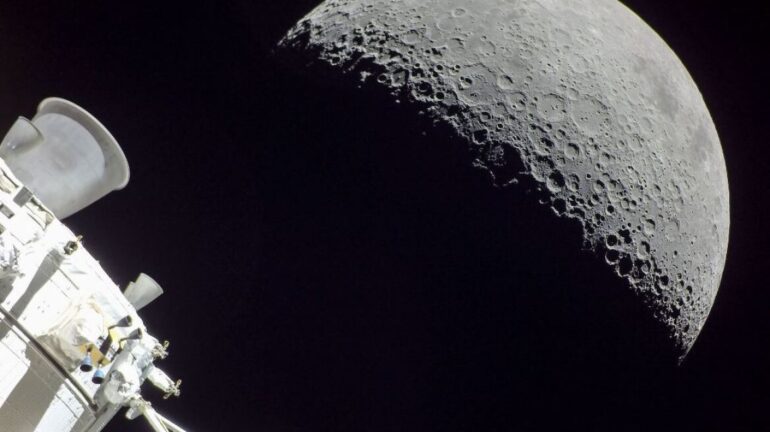 Στη Σελήνη πατούν ξανά οι Αμερικανοί μετά από μισό αιώνα