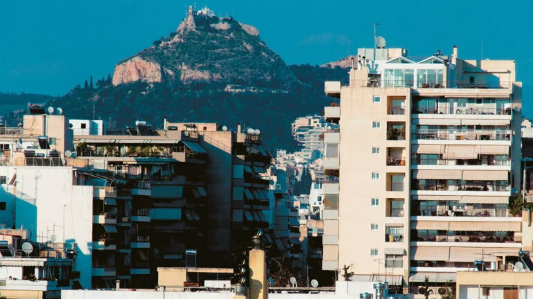 Ακίνητα: «Πυρετός» αγοραπωλησιών πριν τις αλλαγές στην Golden Visa