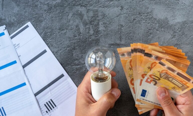 Reuters: Στα ύψη το ενεργειακό κόστος στην Ελλάδα για νοικοκυριά και επιχειρήσεις