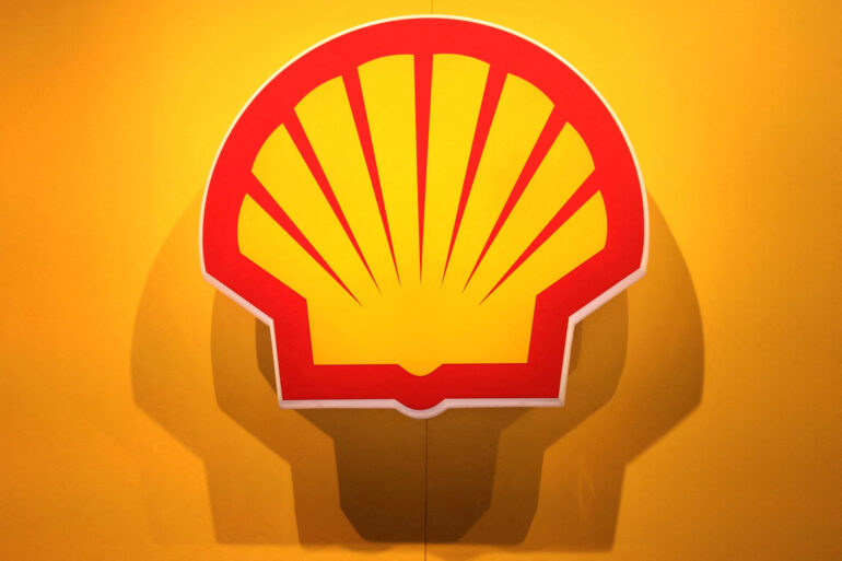 WSJ: Η Shell αναστέλλει επ’ αόριστον όλες τις διελεύσεις από την Ερυθρά Θάλασσα