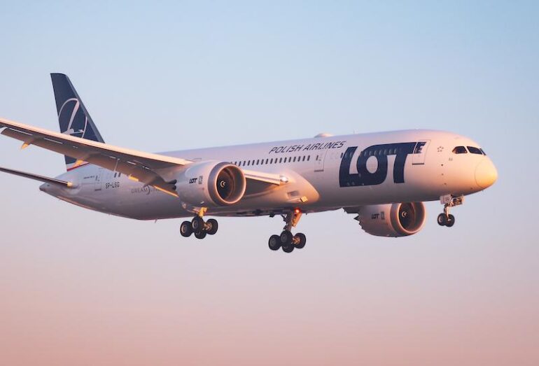 LOT Polish Airlines: Επανέρχεται στην Αθήνα τον Απρίλη