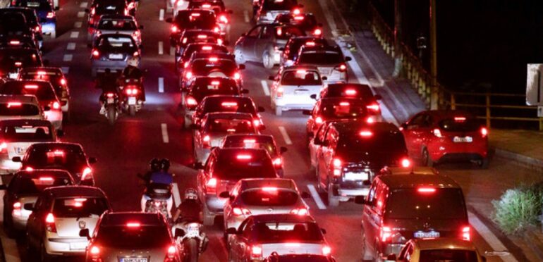 Εκατοντάδες παραβάτες «έπιασαν» οι κάμερες στις λεωφορειολωρίδες – «Τσουχτερό» το πρόστιμο