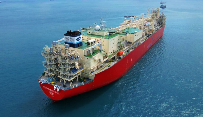 «Έδεσε» το πρώτο ελληνικό FSRU