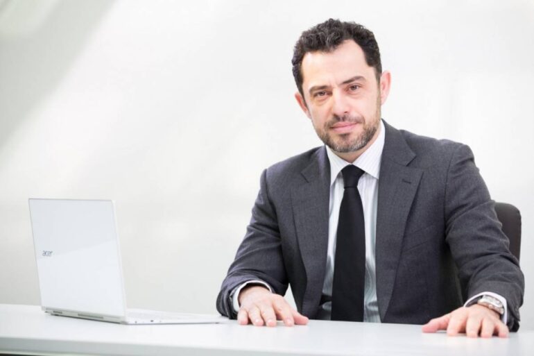 Κώστας Λουκάς: Ποιος είναι ο Έλληνας μάνατζερ που εμπιστεύθηκε η Microsoft