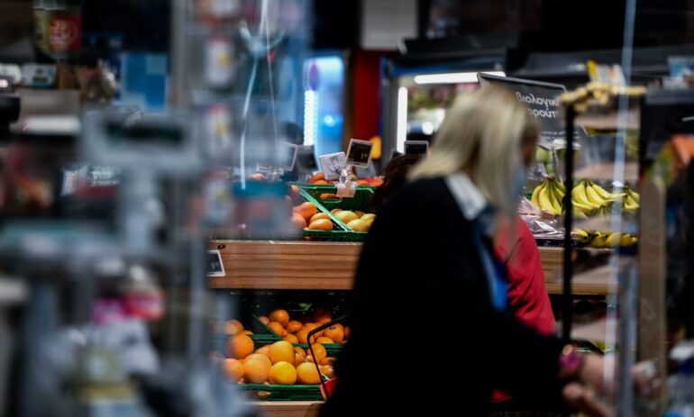 Ακρίβεια: Ανατιμήσεις σε χυμούς και γαλακτοκομικά – Πότε θα γίνουν