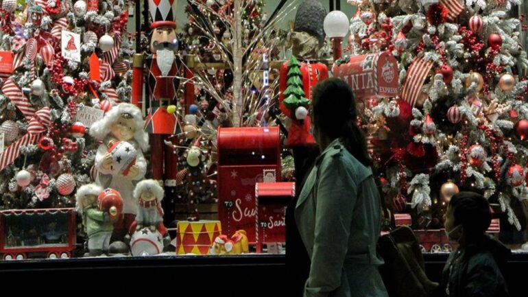 Γεμάτοι οι δρόμοι, «άδεια» η κατανάλωση…