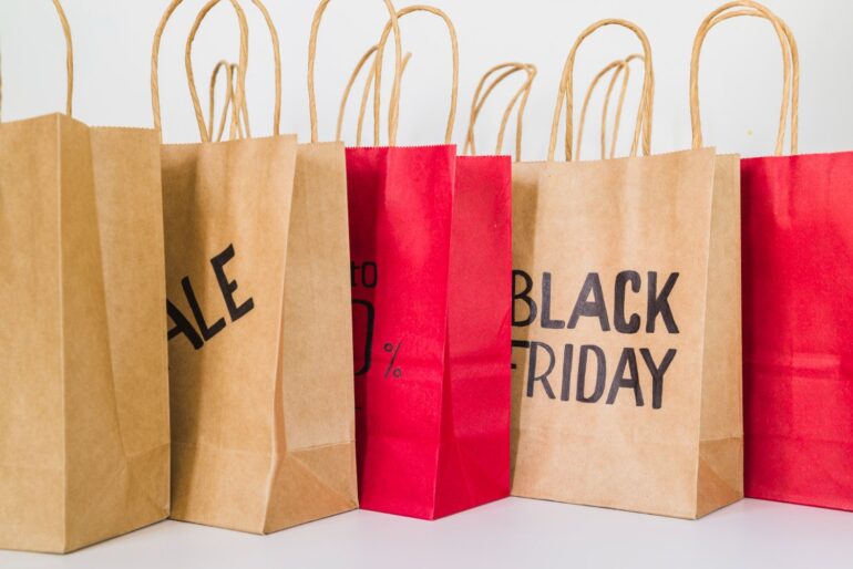 Black Friday: Πρόστιμα «μαμούθ» σε επιχειρήσεις για παραπλανητικές εκπτώσεις