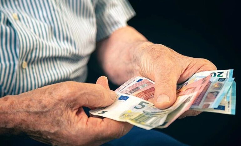 Πότε καταβάλλονται οι συντάξεις Δεκεμβρίου 2024