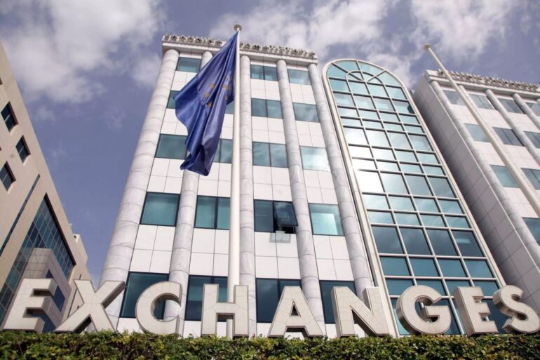 Στάση αναμονής στο Χρηματιστήριο με διατήρηση του ισχυρού τζίρου