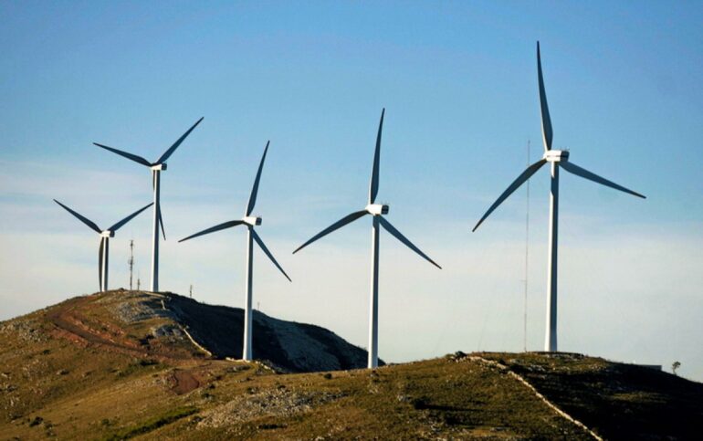 ΕΛΕΤΑΕΝ: Τα αιολικά πάρκα ενισχύουν τους δήμους και μειώνουν τους λογαριασμούς ρεύματος
