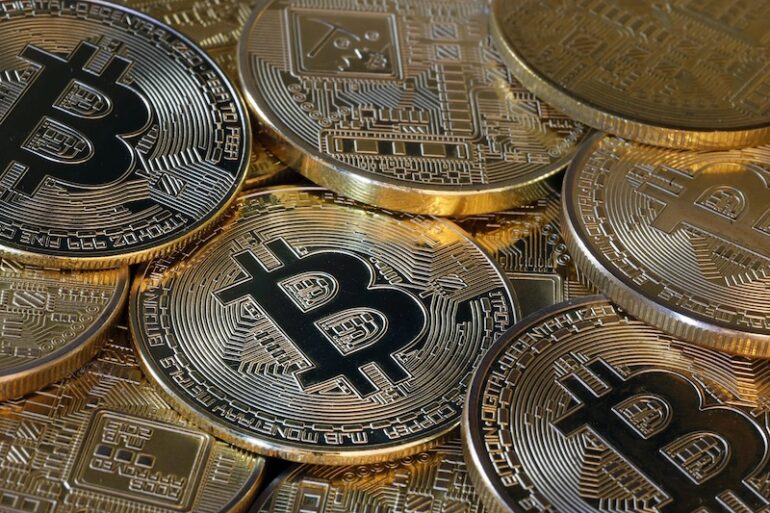 Κάτω από τα 90.000 δολ. το Bitcoin – Εξαϋλώθηκαν 1,2 τρισ. δολ. από την αγορά κρυπτονομισμάτων