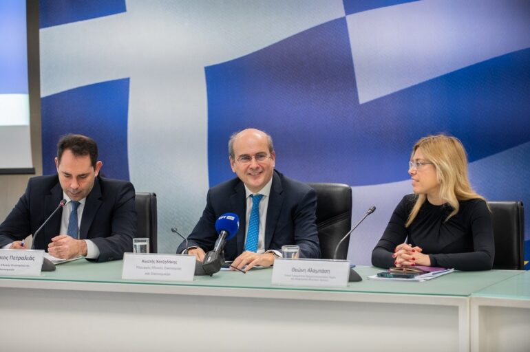 Μέτρα για τις τράπεζες: Ψίχουλα σαν αντίβαρο στους δυσθεώρητους έμμεσους φόρους