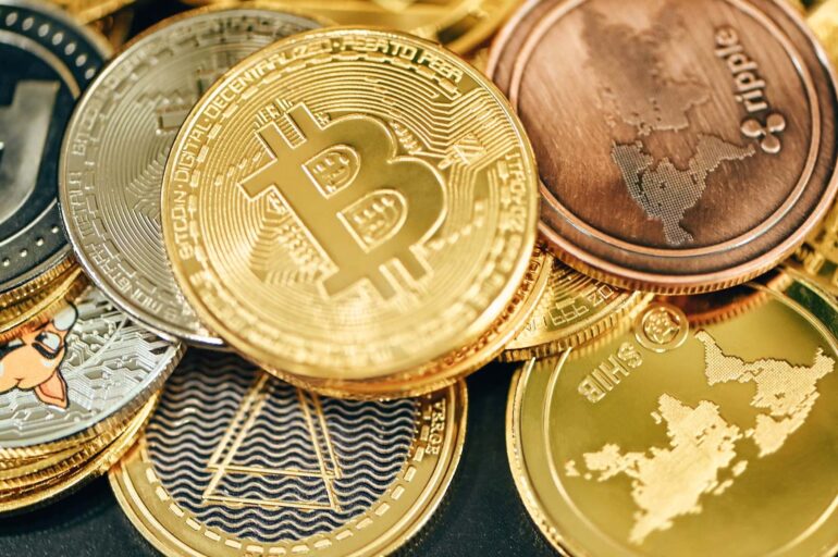 Bitcoin σε υψηλό τριών εβδομάδων – Άνοδος σε χρυσό και ασήμι