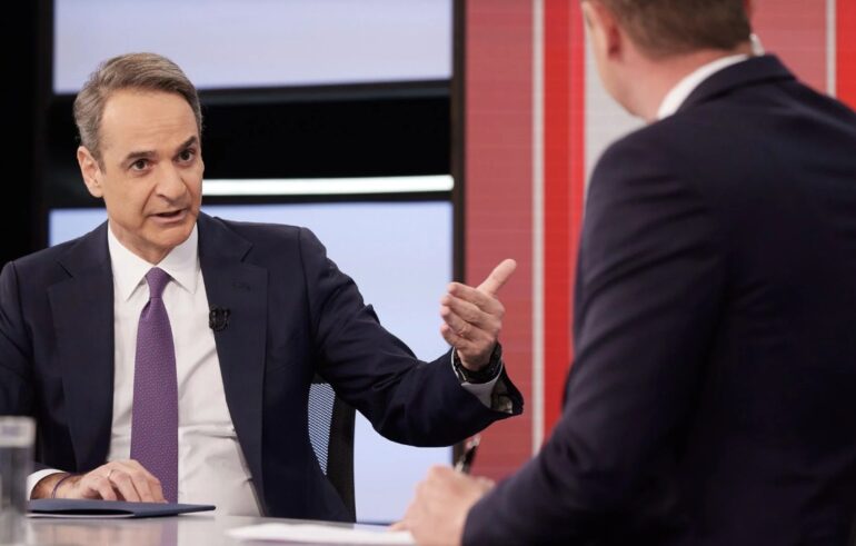 Πανικόβλητος ο Μητσοτάκης στον Σρόιτερ – «Δεν παραιτούμαι, είμαι αθώος»