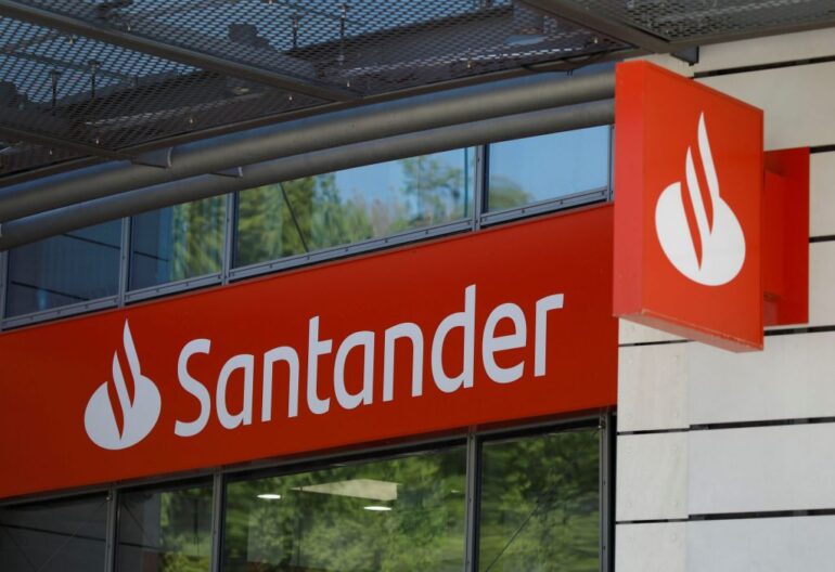 Santander: Ρεκόρ κερδοφορίας και γενναιόδωρο μέρισμα για τους μετόχους