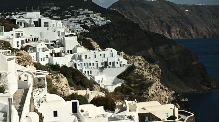 Αδιάκοπος ο «χορός» των Ρίχτερ στη Σαντορίνη: Με 4,3 «ξύπνησε» το νησί! Πάνω από 7.700 οι σεισμοί