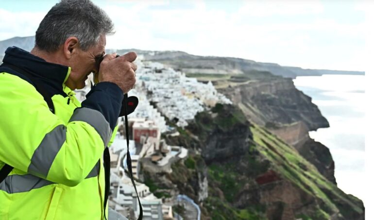 Τρεις νέες δονήσεις τα ξημερώματα στη Σαντορίνη – Συγκρατημένη αισιοδοξία από τους ειδικούς