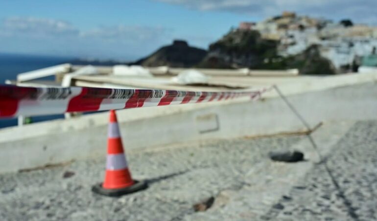 Νέες σεισμικές δονήσεις στην Σαντορίνη – Κλειστά σχολεία σε Θήρα, Ίο, Ανάφη και Αμοργό