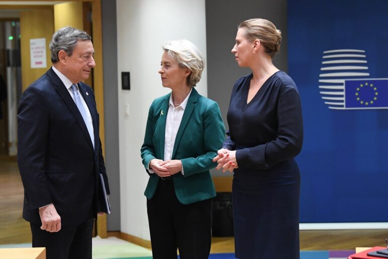 «Καρφιά» Ντράγκι για τις ανεπάρκειες της Ε.Ε. στη λήψη αποφάσεων