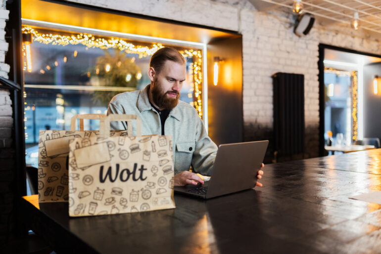 Πώς η Wolt ενισχύει την ανάπτυξη μικρών τοπικών επιχειρήσεων