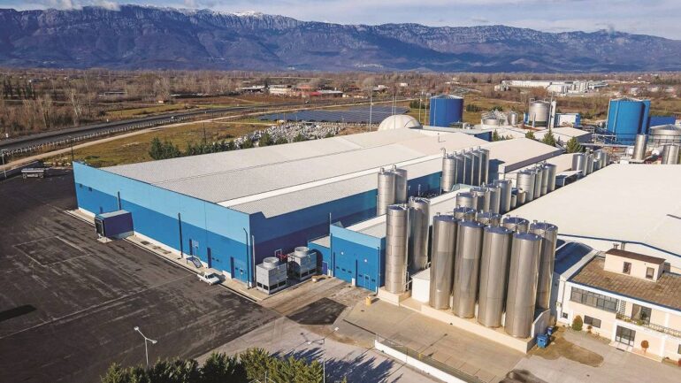 Ελληνικά Γαλακτοκομεία – Οικογένεια Σαράντη | Τα μυστικά του μεγαλύτερου «παίκτη» της γαλακτοβιομηχανίας