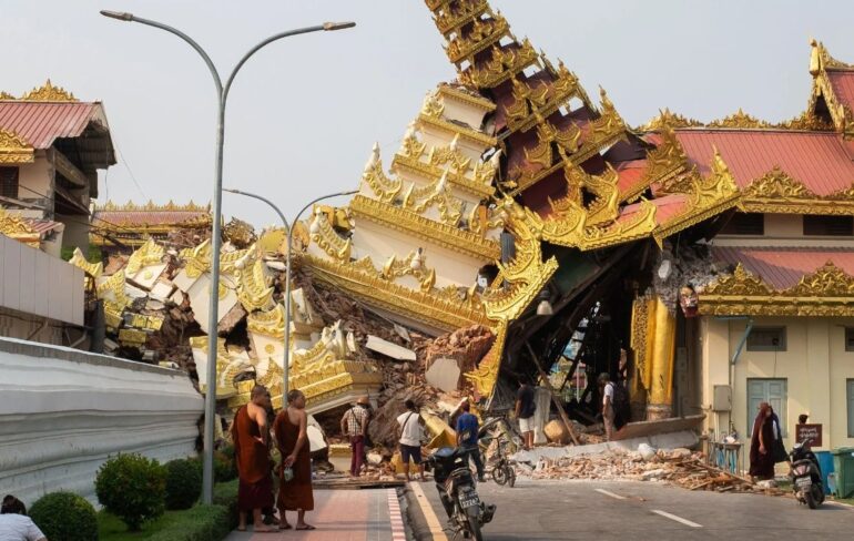 Εκπέμπει SOS η Μιανμάρ: Τουλάχιστον 1000 οι νεκροί