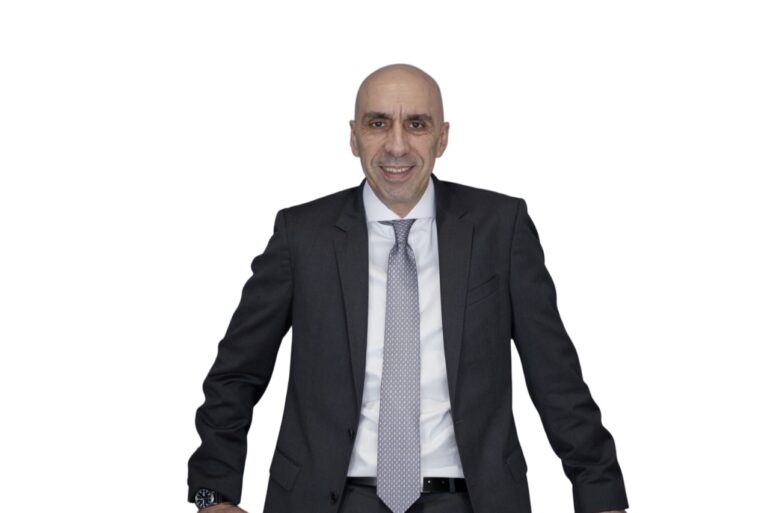 «Ράπισμα» στο Μαξίμου η «βαριά ήττα» Μπρατάκου