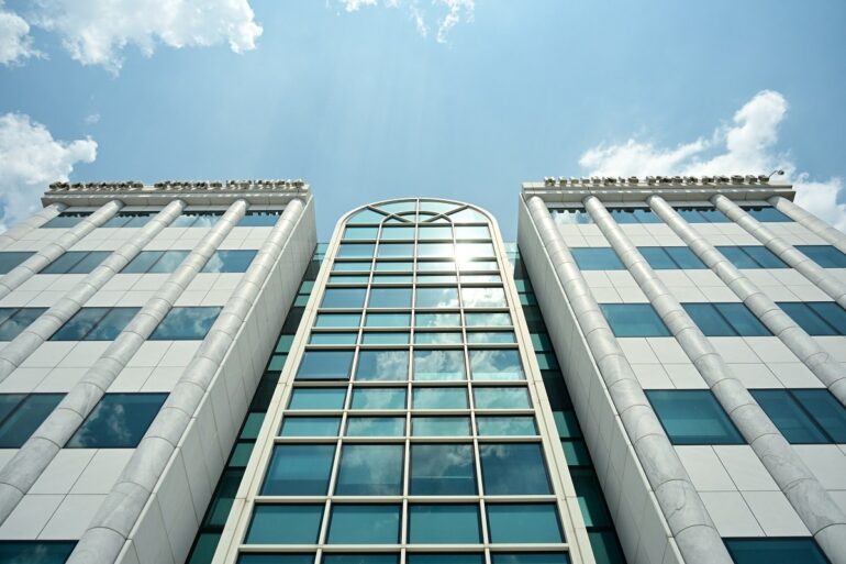 Χρηματιστήριο Αθηνών: Οι τράπεζες κρατούν το «τιμόνι» της ανόδου