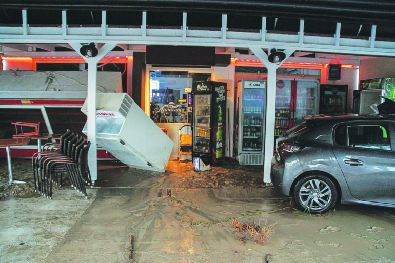 «Πονοκέφαλος» η υποχρεωτική ασφάλιση για τις ΜμΕ – Ζητούν παράταση και λύσεις