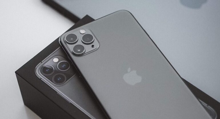 Τα iPhone, που χαλάνε… τα κέρδη του Θ. Φέσσα, και οι δασμοί του Τραμπ