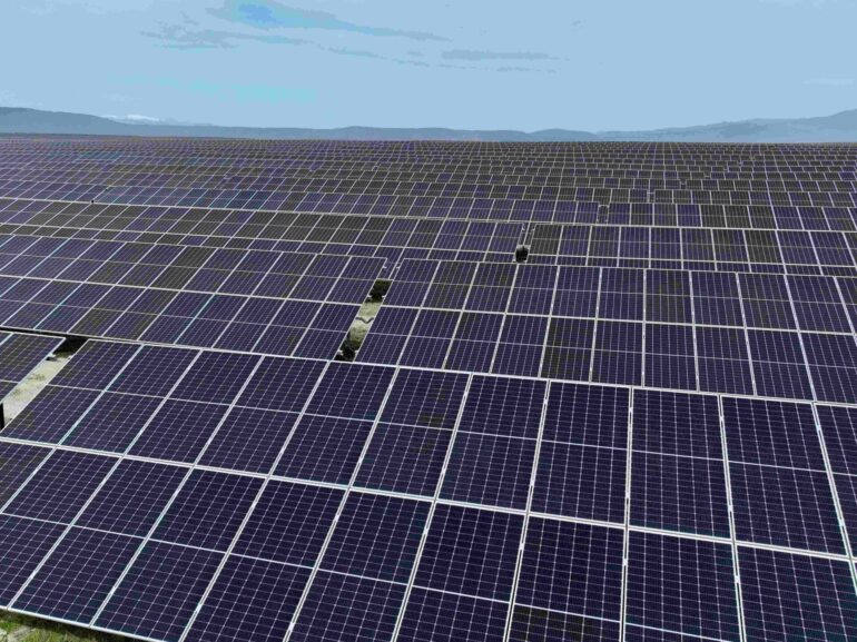 Οκτώ νέα φωτοβολταϊκά πάρκα από MORE και ΔΕΗ Ανανεώσιμες στην Μακεδονία παίρνουν το πράσινο φως για σύνδεση