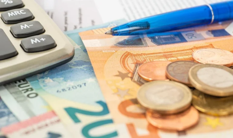 Στο «κόκκινο» οι οφειλές του Δημοσίου – Καθυστερήσεις 3,7 δισ. ευρώ σε ιδιώτες