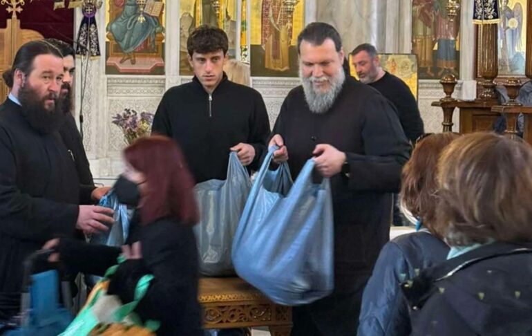 Δέματα Αγάπης από τον Μητροπολίτη Ν. Ιωνίας κ. Γαβριήλ