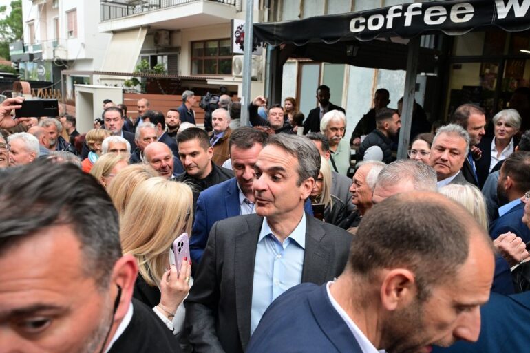 Επιδοματικά πακέτα, με έντονο άρωμα εκλογών