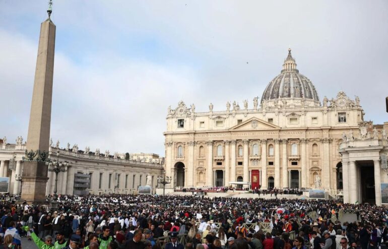 Πάπας Φραγκίσκος: Στις 11 ώρα Ελλάδας το «ύστατο χαίρε» – Παρακολουθήστε ζωντανά