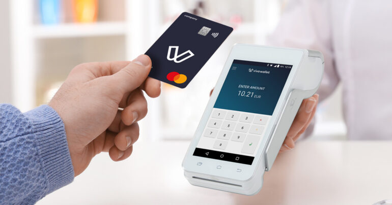 Η JP Morgan αποσύρει την αγωγή της κατά της πλευράς Καρώνη για την Viva Wallet