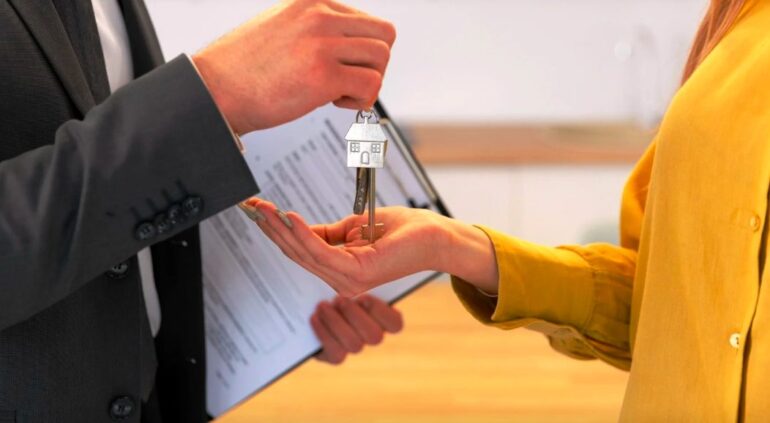 Τα «παιχνίδια» των μειώσεων: Οι νέες υποσχέσεις Μητσοτάκη για «κούρεμα» στη φορολογία ενοικίων!