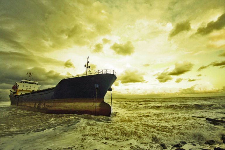 300 ελληνόκτητα πλοία στη… δίνη του κυκλώνα στο Ορμούζ