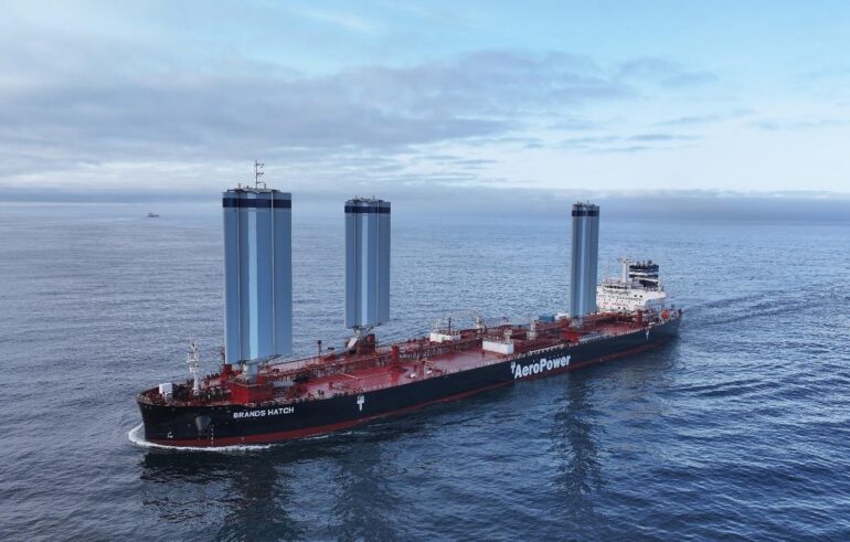 Το πρώτο LR2 με αιολική ενέργεια χρηματοδοτεί η Τράπεζα Πειραιώς