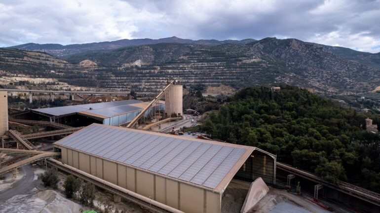 Όμιλος ΗΡΑΚΛΗΣ: Σε λειτουργία φωτοβολταϊκός σταθμός στο Εργοστάσιο του Βόλου