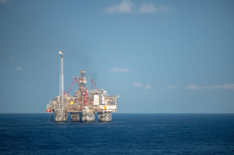 Νέο πυλώνα στο ενεργειακό μέλλον φέρνει η συμμαχία Equinor – Shell